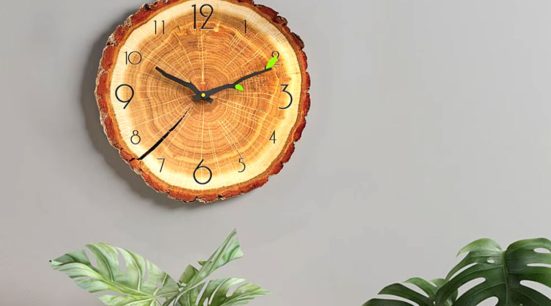أشكال ساعات حائط خشبية